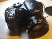 Продаю фотоаппарат Fujifilm FinePix S1800 HD в идеальном состоянии